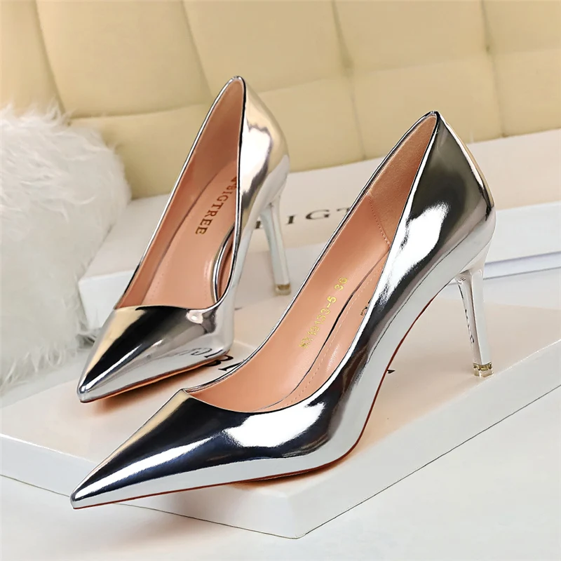 Women Metallic Leather Pumps 7.5cm 10.5cm High Heels Lady Stiletto Low Heels Wedding Bridal Silver Gold Sparkly Quality Shoes Women Metallic Leather Pumps 7.5cm 10.5cm High Heels Lady Stiletto Low Heels Wedding Bridal Silver Gold Sparkly Quality Shoes