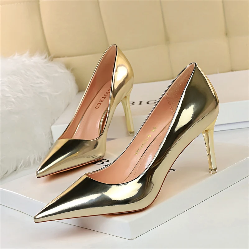 Women Metallic Leather Pumps 7.5cm 10.5cm High Heels Lady Stiletto Low Heels Wedding Bridal Silver Gold Sparkly Quality Shoes Women Metallic Leather Pumps 7.5cm 10.5cm High Heels Lady Stiletto Low Heels Wedding Bridal Silver Gold Sparkly Quality Shoes