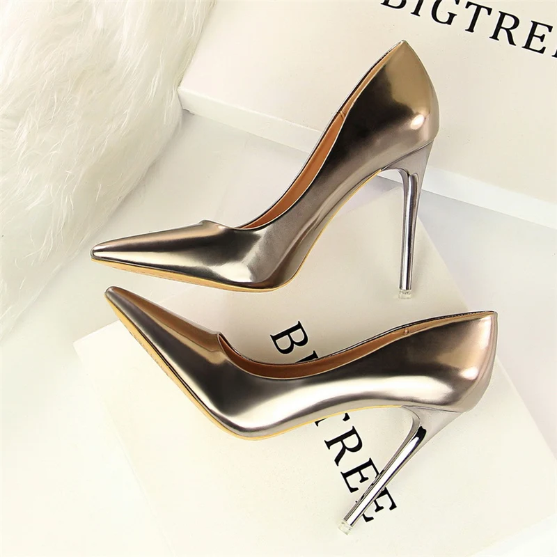 Women Metallic Leather Pumps 7.5cm 10.5cm High Heels Lady Stiletto Low Heels Wedding Bridal Silver Gold Sparkly Quality Shoes Women Metallic Leather Pumps 7.5cm 10.5cm High Heels Lady Stiletto Low Heels Wedding Bridal Silver Gold Sparkly Quality Shoes