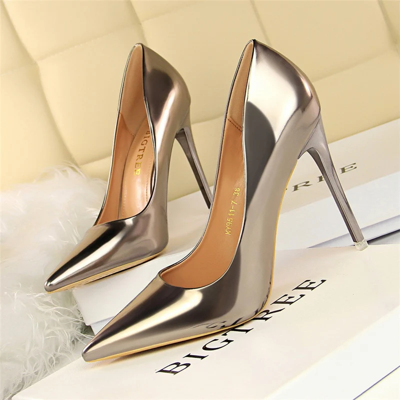 Women Metallic Leather Pumps 7.5cm 10.5cm High Heels Lady Stiletto Low Heels Wedding Bridal Silver Gold Sparkly Quality Shoes Women Metallic Leather Pumps 7.5cm 10.5cm High Heels Lady Stiletto Low Heels Wedding Bridal Silver Gold Sparkly Quality Shoes