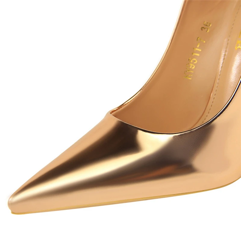 Women Metallic Leather Pumps 7.5cm 10.5cm High Heels Lady Stiletto Low Heels Wedding Bridal Silver Gold Sparkly Quality Shoes Women Metallic Leather Pumps 7.5cm 10.5cm High Heels Lady Stiletto Low Heels Wedding Bridal Silver Gold Sparkly Quality Shoes