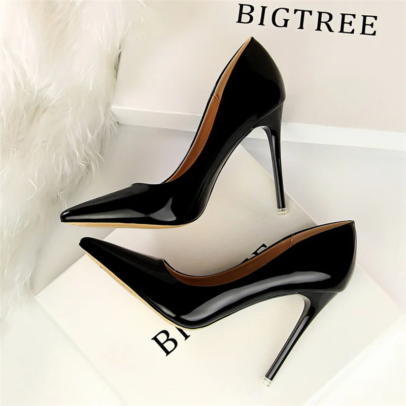 Women Metallic Leather Pumps 7.5cm 10.5cm High Heels Lady Stiletto Low Heels Wedding Bridal Silver Gold Sparkly Quality Shoes Women Metallic Leather Pumps 7.5cm 10.5cm High Heels Lady Stiletto Low Heels Wedding Bridal Silver Gold Sparkly Quality Shoes