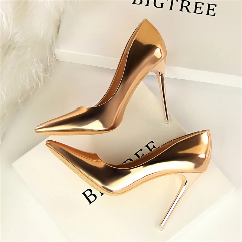 Women Metallic Leather Pumps 7.5cm 10.5cm High Heels Lady Stiletto Low Heels Wedding Bridal Silver Gold Sparkly Quality Shoes Women Metallic Leather Pumps 7.5cm 10.5cm High Heels Lady Stiletto Low Heels Wedding Bridal Silver Gold Sparkly Quality Shoes