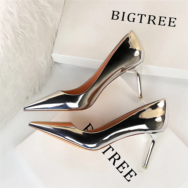 Women Metallic Leather Pumps 7.5cm 10.5cm High Heels Lady Stiletto Low Heels Wedding Bridal Silver Gold Sparkly Quality Shoes Women Metallic Leather Pumps 7.5cm 10.5cm High Heels Lady Stiletto Low Heels Wedding Bridal Silver Gold Sparkly Quality Shoes
