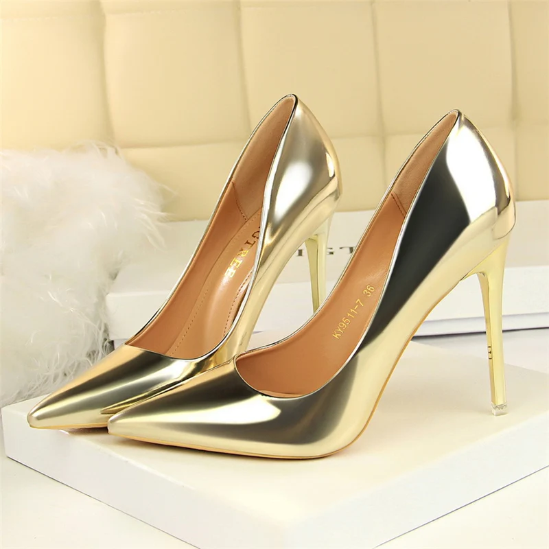 Women Metallic Leather Pumps 7.5cm 10.5cm High Heels Lady Stiletto Low Heels Wedding Bridal Silver Gold Sparkly Quality Shoes Women Metallic Leather Pumps 7.5cm 10.5cm High Heels Lady Stiletto Low Heels Wedding Bridal Silver Gold Sparkly Quality Shoes