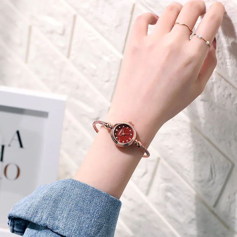 YIKAZE Women Watches Small Gold Bangle Bracelet Watch Stainless Steel Retro Ladies Quartz Wristwatch Clock Fashion Dress Watch