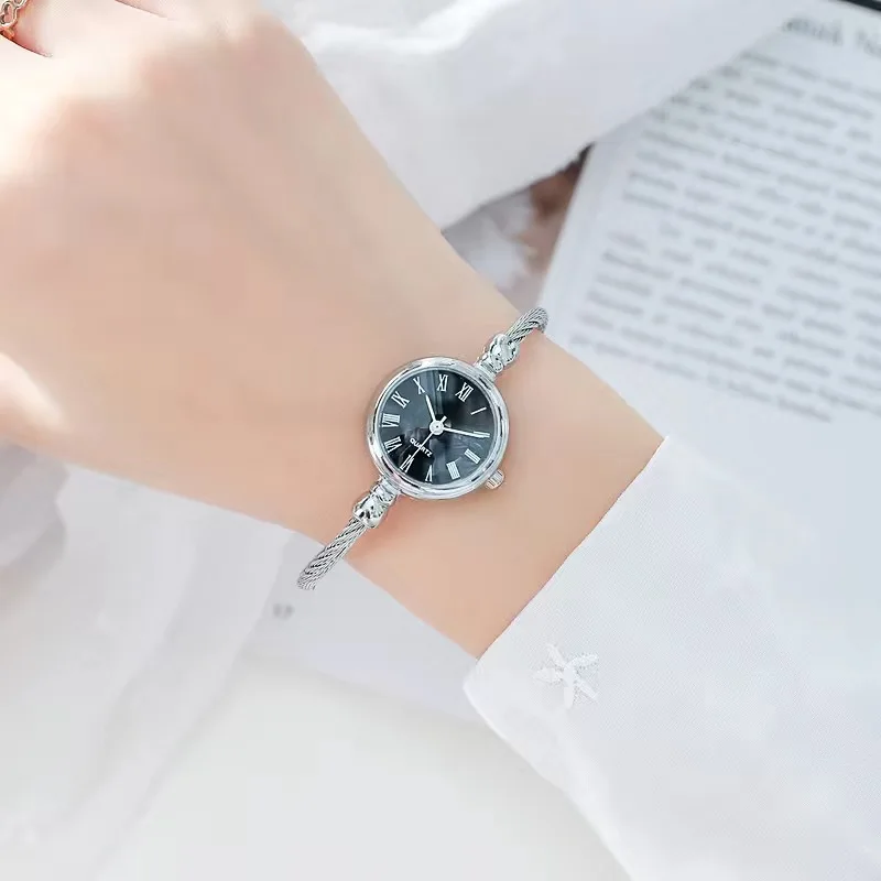 YIKAZE Women Watches Small Gold Bangle Bracelet Watch Stainless Steel Retro Ladies Quartz Wristwatch Clock Fashion Dress Watch