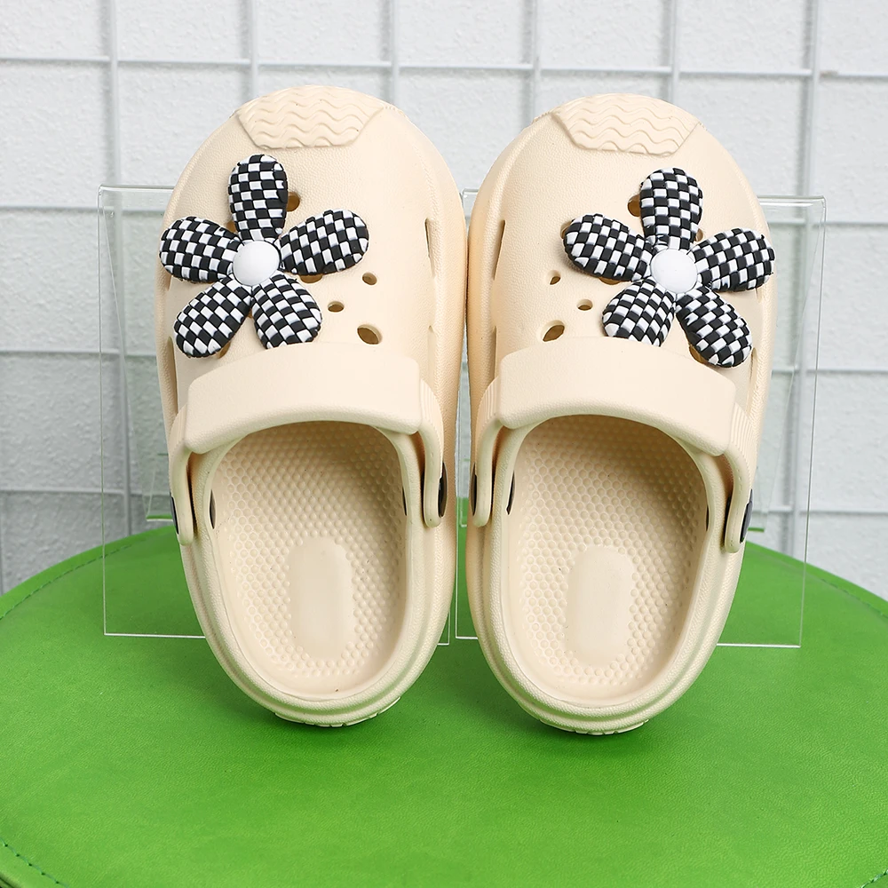 Children Garden Slippers Baby Cute Flower Sandals Summer Boys Girls Hole Light Weight Sandals Fashion Non-Slip Beach Kids Shoes