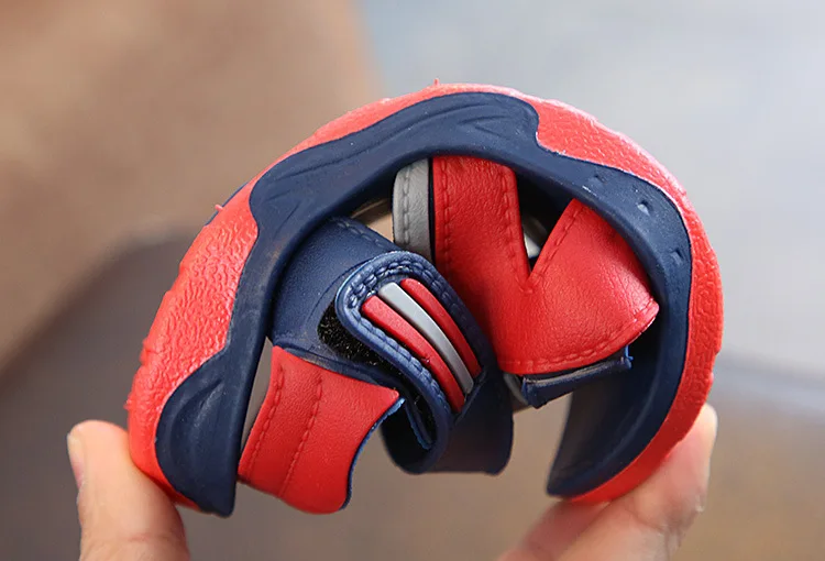 2019 New Summer Children Sandals for Boys Flat Beach Shoes Kids Sports Casual Student Leather Sandals Soft Non-slip Fashion Wild