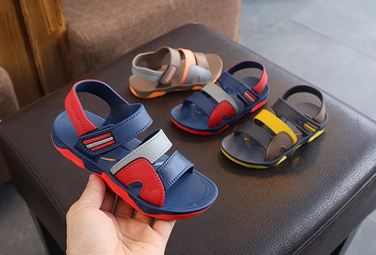 2019 New Summer Children Sandals for Boys Flat Beach Shoes Kids Sports Casual Student Leather Sandals Soft Non-slip Fashion Wild