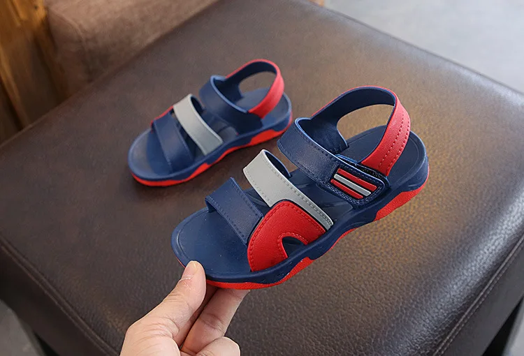 2019 New Summer Children Sandals for Boys Flat Beach Shoes Kids Sports Casual Student Leather Sandals Soft Non-slip Fashion Wild