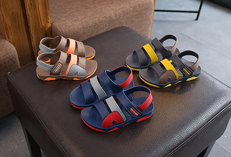 2019 New Summer Children Sandals for Boys Flat Beach Shoes Kids Sports Casual Student Leather Sandals Soft Non-slip Fashion Wild
