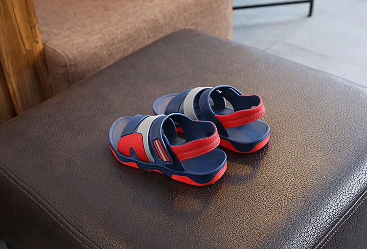 2019 New Summer Children Sandals for Boys Flat Beach Shoes Kids Sports Casual Student Leather Sandals Soft Non-slip Fashion Wild