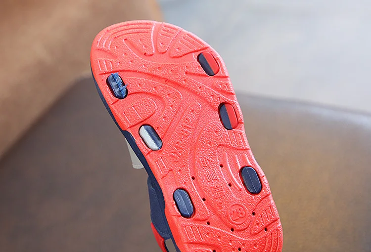 2019 New Summer Children Sandals for Boys Flat Beach Shoes Kids Sports Casual Student Leather Sandals Soft Non-slip Fashion Wild