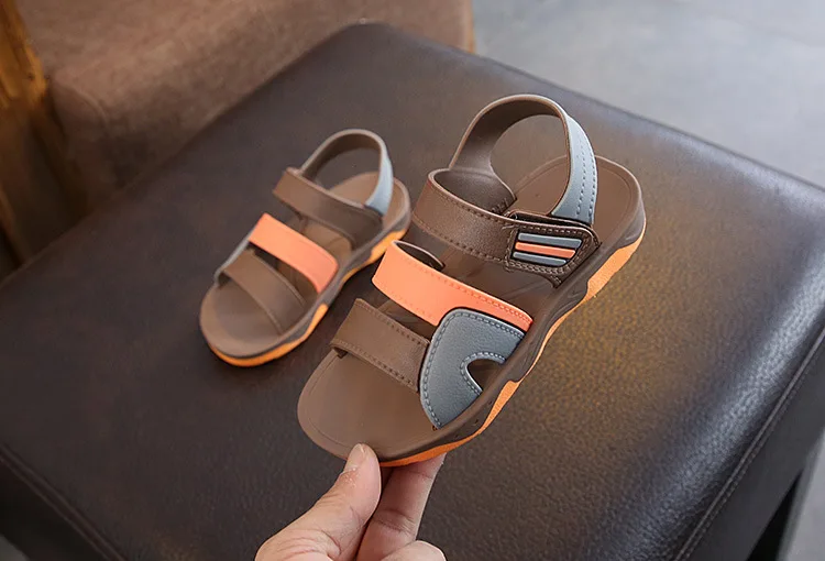 2019 New Summer Children Sandals for Boys Flat Beach Shoes Kids Sports Casual Student Leather Sandals Soft Non-slip Fashion Wild