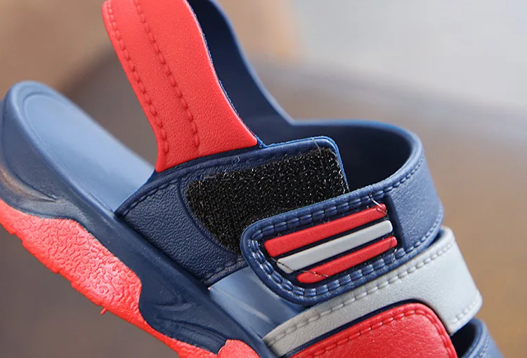2019 New Summer Children Sandals for Boys Flat Beach Shoes Kids Sports Casual Student Leather Sandals Soft Non-slip Fashion Wild