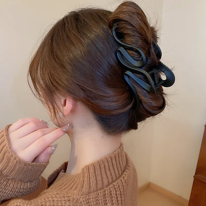 Solid Color Acrylic Wave Hair Claws for Women Simple Korean Fashion Hair Clip High Quality Daily Hair Accessories Girls Gift