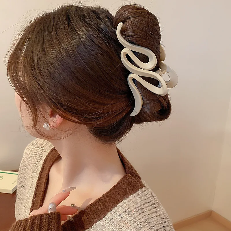 Solid Color Acrylic Wave Hair Claws for Women Simple Korean Fashion Hair Clip High Quality Daily Hair Accessories Girls Gift