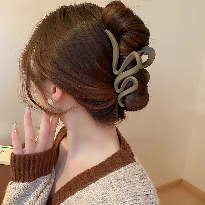 Solid Color Acrylic Wave Hair Claws for Women Simple Korean Fashion Hair Clip High Quality Daily Hair Accessories Girls Gift