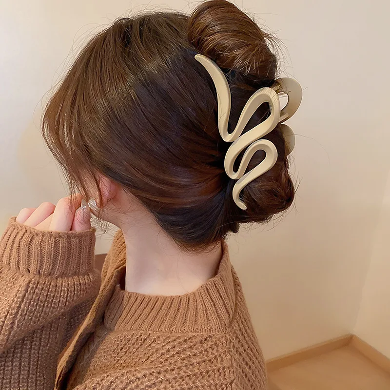 Solid Color Acrylic Wave Hair Claws for Women Simple Korean Fashion Hair Clip High Quality Daily Hair Accessories Girls Gift