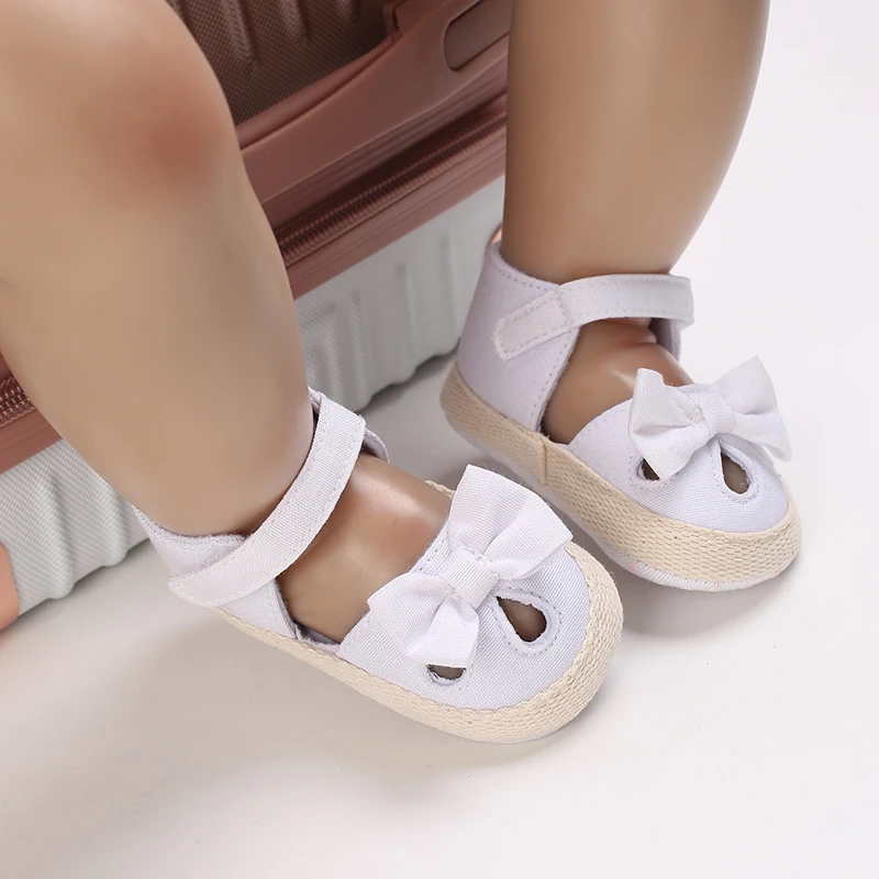 0-18 Months Baby Girls Sweet Flowers Sandals Summer Soft Sole Flat Princess Dress Shoes Infant Non-Slip First Walkers Footwear