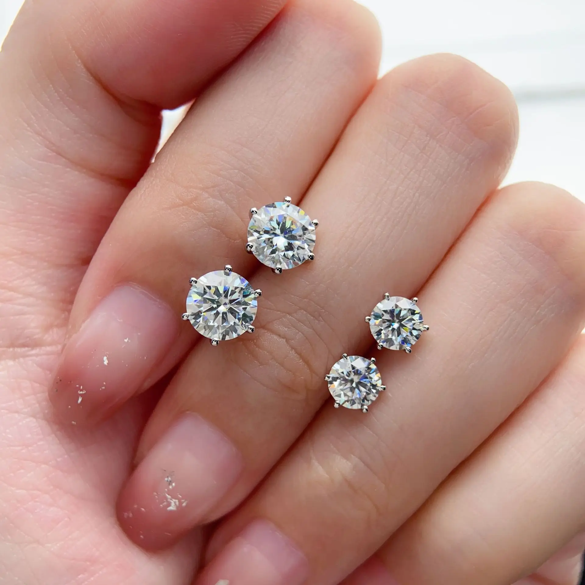 COSFIX Moissanite Stud Earrings For Women 0.2-5ct D Color Moissanite Earrings Fashion Round Women Moissanite Stud Earring 2024 COSFIX Moissanite Stud Earrings For Women 0.2-5ct D Color Moissanite Earrings Fashion Round Women Moissanite Stud Earring 2024
