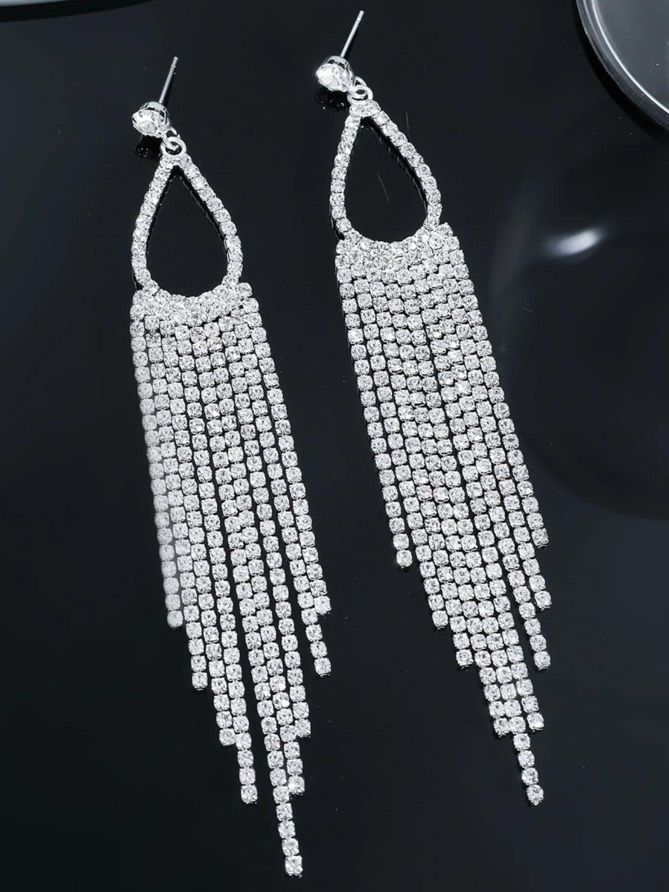 2pcs of women's jewelry rhinestone tassel earrings  luxurious fashion accessories for wedding parties
